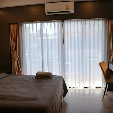 Max Residence Pattaya Room photo